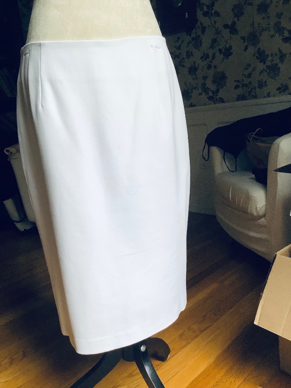 INSIGHT White Pencil Midi Skirt Size 8